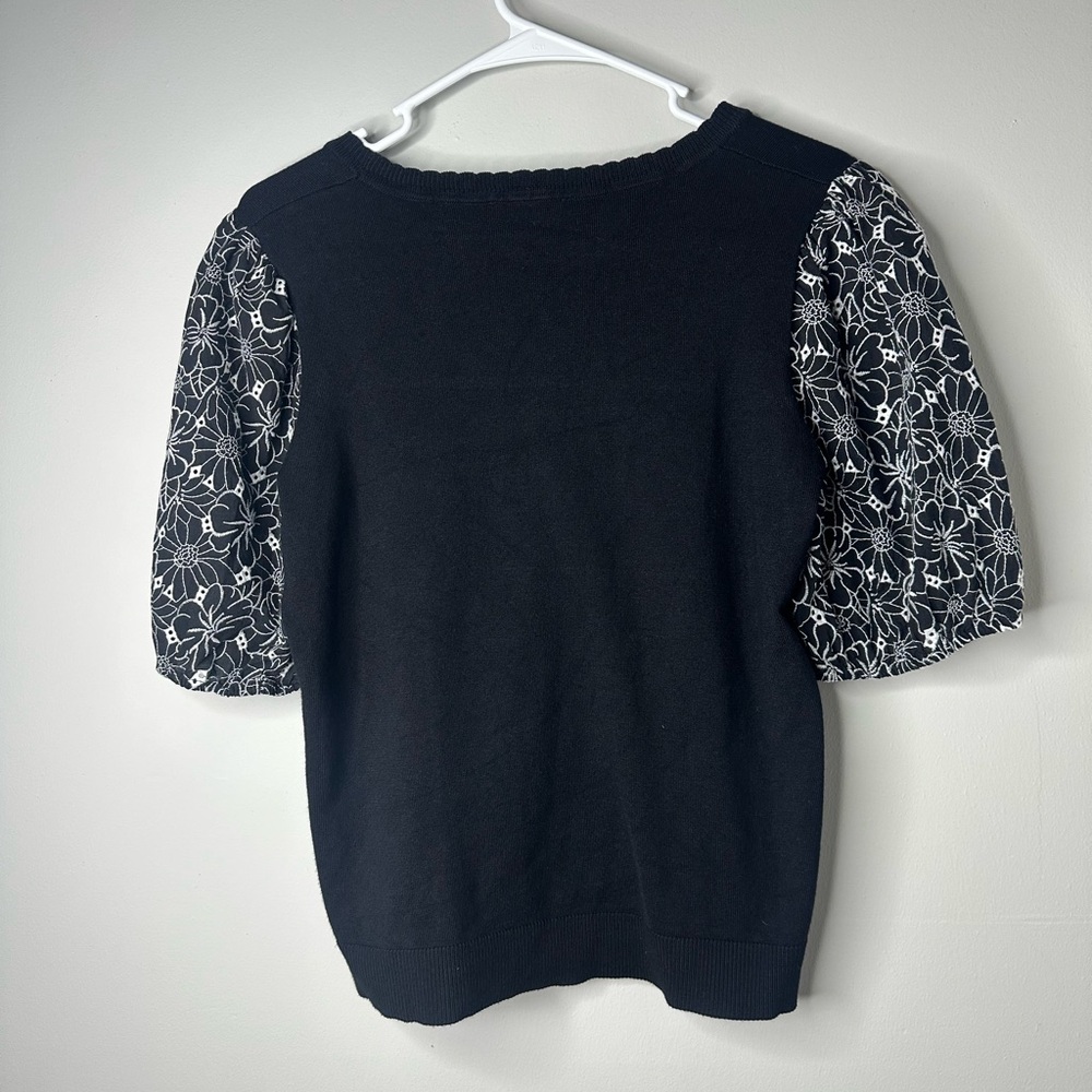 Adrianna Papell Puff Short Sleeve Top Black & White Floral Detail Sleeves Sz M - Picture 5 of 5